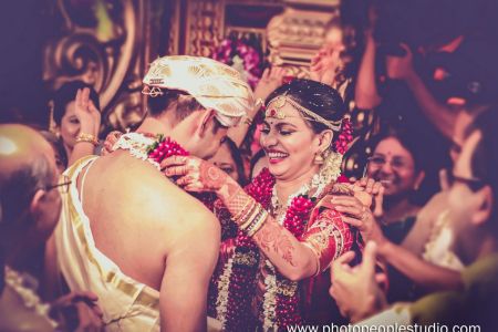 How to Capture Natural and Candid Wedding Photos - Photopeople Studio